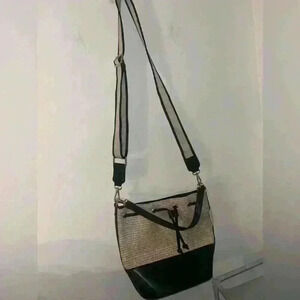 Straw bucket purse with adjustable crossbody strap NEW